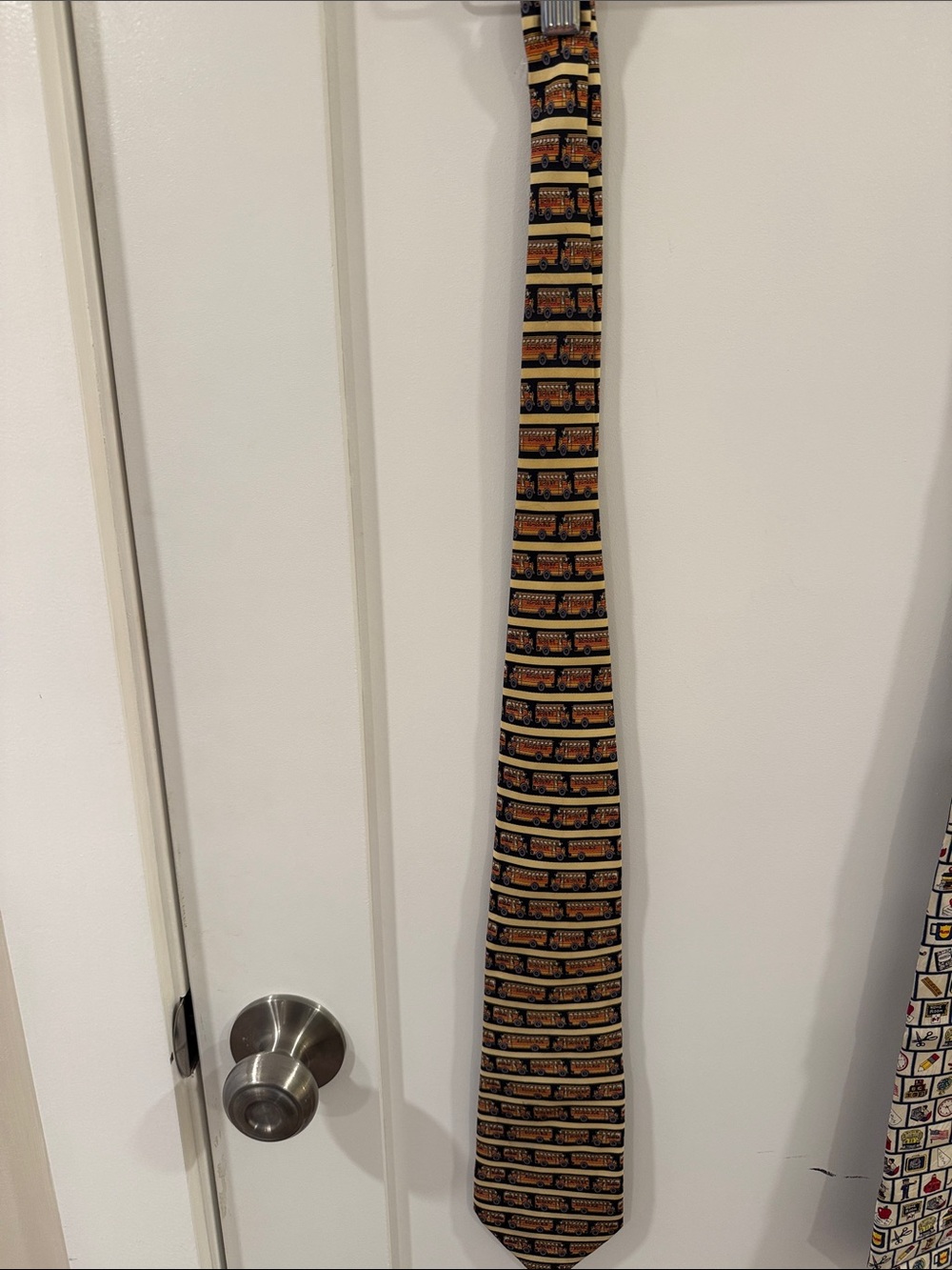 Men's Black and Gold Novelty Pattern Tie